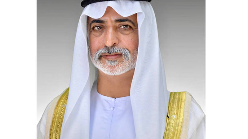 الخليج تبحث مكانة المرأة الإماراتية وأدوات تمكينها
